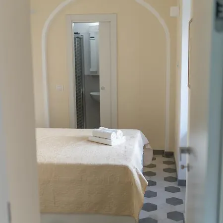 Ochin De Ma, Terre Marine