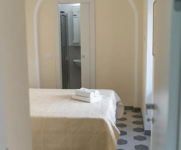 Ochin De Ma, Terre Marine